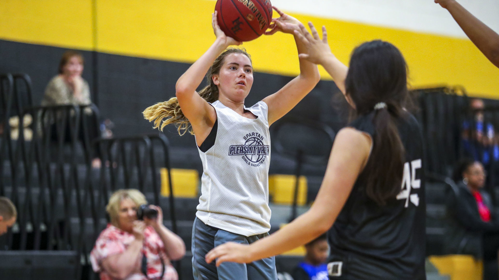 062819-mda-spt-girlshoops-005